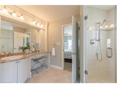 10 1/2 Colton Avenue, St. Catharines, ON - Indoor Photo Showing Bathroom