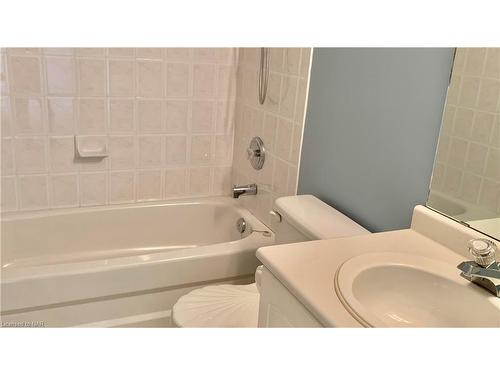 33-99 Linwell Road, St. Catharines, ON - Indoor Photo Showing Bathroom