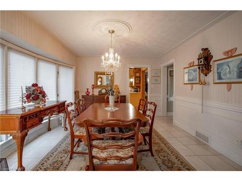 2065 Seventh St Louth, St. Catharines, ON - Indoor Photo Showing Dining Room