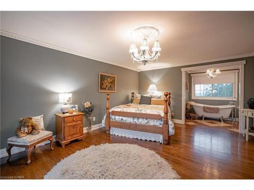 2065 Seventh St Louth, St. Catharines, ON - Indoor Photo Showing Bedroom