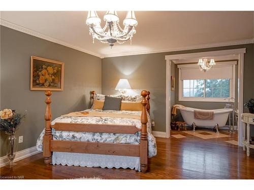 2065 Seventh St Louth, St. Catharines, ON - Indoor Photo Showing Bedroom