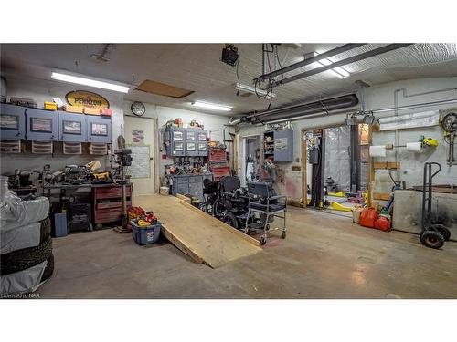 2065 Seventh St Louth, St. Catharines, ON - Indoor Photo Showing Garage