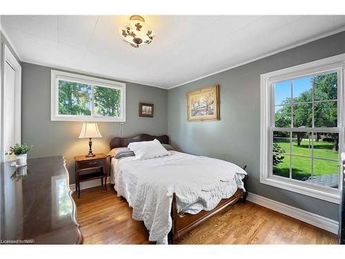 14656 Niagara River Parkway, Niagara-On-The-Lake, ON - Indoor Photo Showing Bedroom