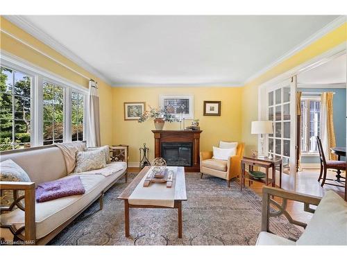 14656 Niagara River Parkway, Niagara-On-The-Lake, ON - Indoor Photo Showing Living Room With Fireplace