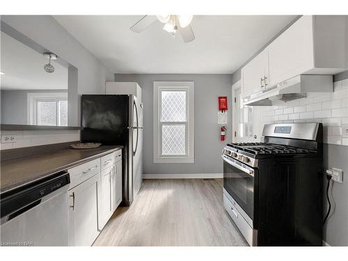 6261 Ker Street, Niagara Falls, ON - Indoor Photo Showing Kitchen