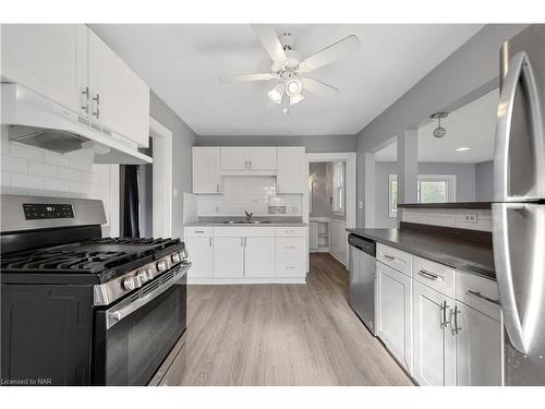 6261 Ker Street, Niagara Falls, ON - Indoor Photo Showing Kitchen