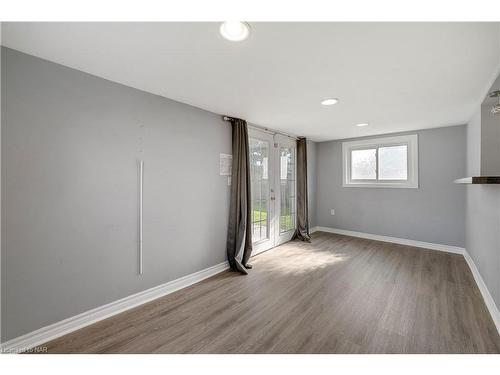 6261 Ker Street, Niagara Falls, ON - Indoor Photo Showing Other Room