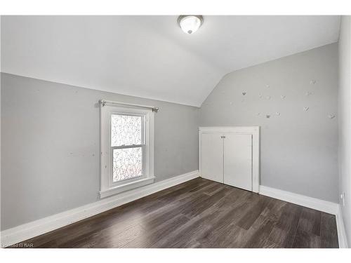 6261 Ker Street, Niagara Falls, ON - Indoor Photo Showing Other Room