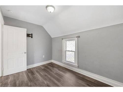 6261 Ker Street, Niagara Falls, ON - Indoor Photo Showing Other Room