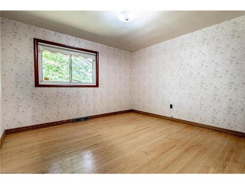 4843 Garner Road, Niagara Falls, ON - Indoor Photo Showing Other Room