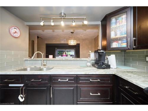 7-50 Lakeshore Road Road, St. Catharines, ON - Indoor Photo Showing Kitchen With Double Sink