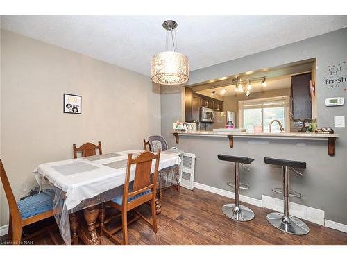 7-50 Lakeshore Road Road, St. Catharines, ON - Indoor Photo Showing Dining Room