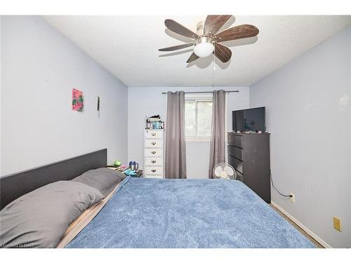 7-50 Lakeshore Road Road, St. Catharines, ON - Indoor Photo Showing Bedroom