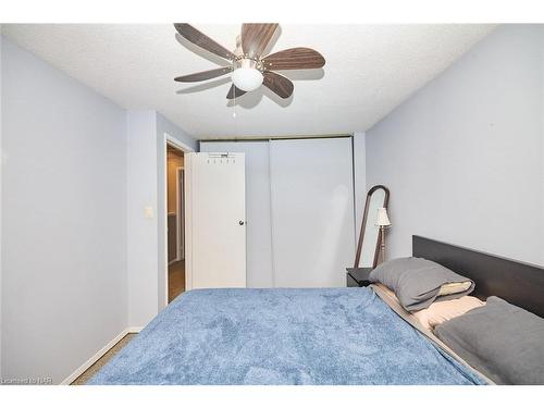 7-50 Lakeshore Road Road, St. Catharines, ON - Indoor Photo Showing Bedroom