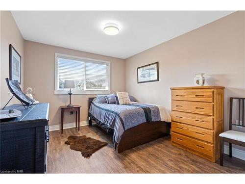 287 Tanbark Road, Niagara-On-The-Lake, ON - Indoor Photo Showing Bedroom