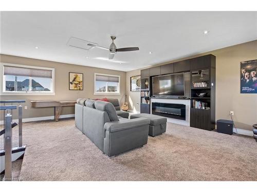 287 Tanbark Road, Niagara-On-The-Lake, ON - Indoor Photo Showing Living Room