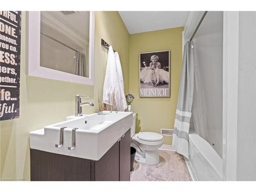 287 Tanbark Road, Niagara-On-The-Lake, ON - Indoor Photo Showing Bathroom