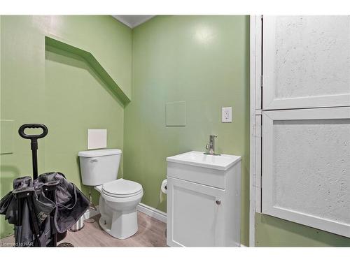 287 Tanbark Road, Niagara-On-The-Lake, ON - Indoor Photo Showing Bathroom