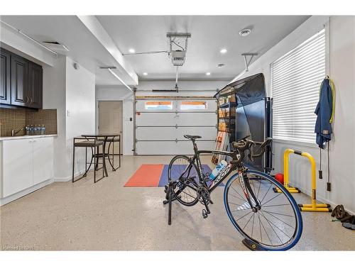 287 Tanbark Road, Niagara-On-The-Lake, ON - Indoor Photo Showing Garage