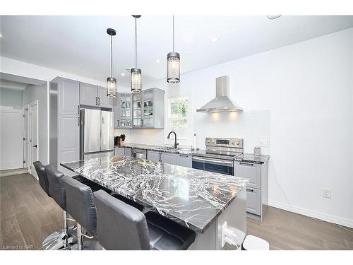 2 Fairburn Avenue, St. Catharines, ON - Indoor Photo Showing Kitchen With Upgraded Kitchen