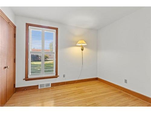 12 Broderick Avenue, Thorold, ON - Indoor Photo Showing Other Room