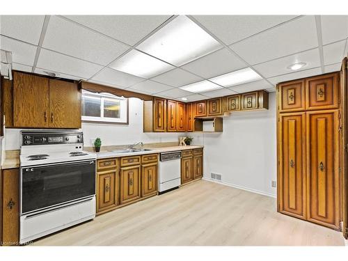 12 Broderick Avenue, Thorold, ON - Indoor Photo Showing Kitchen With Double Sink