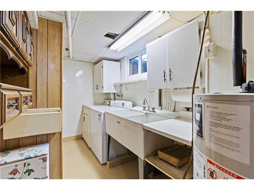 12 Broderick Avenue, Thorold, ON - Indoor Photo Showing Laundry Room