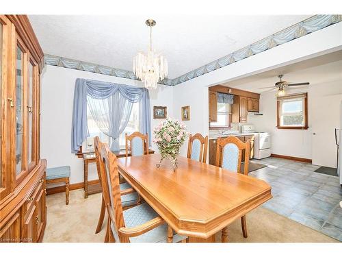 6041 Coholan Street, Niagara Falls, ON - Indoor Photo Showing Dining Room