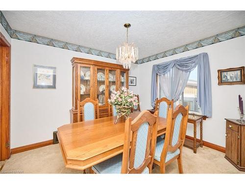 6041 Coholan Street, Niagara Falls, ON - Indoor Photo Showing Dining Room