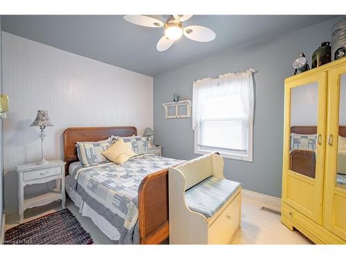 339 Beechwood Avenue, Crystal Beach, ON - Indoor Photo Showing Bedroom