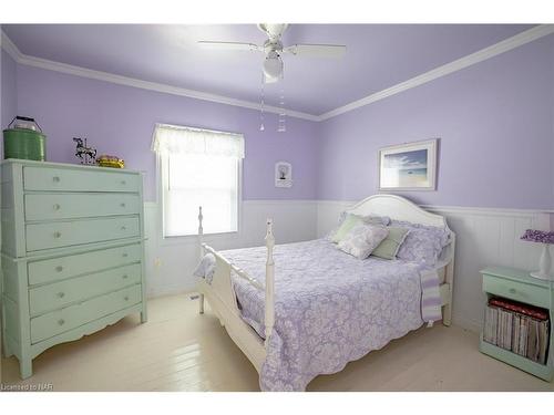 339 Beechwood Avenue, Crystal Beach, ON - Indoor Photo Showing Bedroom