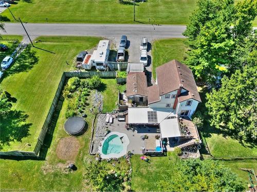 10266 Willodell Road, Niagara Falls, ON - Outdoor With In Ground Pool With Backyard