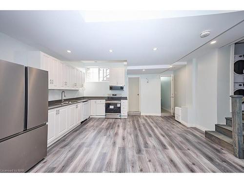 491 Geneva Street, St. Catharines, ON - Indoor Photo Showing Kitchen