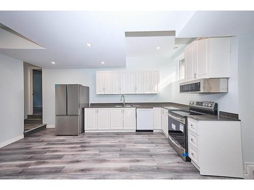 491 Geneva Street, St. Catharines, ON - Indoor Photo Showing Kitchen