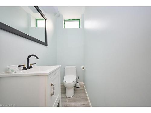 491 Geneva Street, St. Catharines, ON - Indoor Photo Showing Bathroom