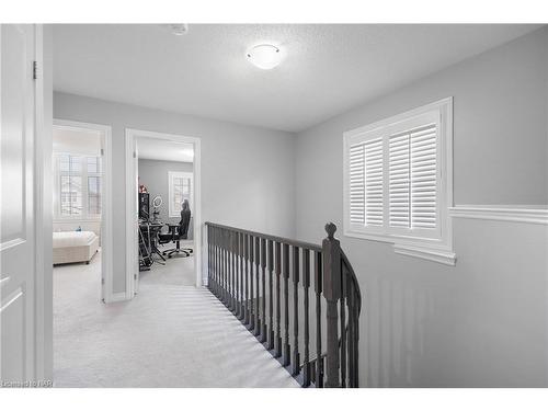 39 Sparkle Drive, Thorold, ON - Indoor Photo Showing Other Room