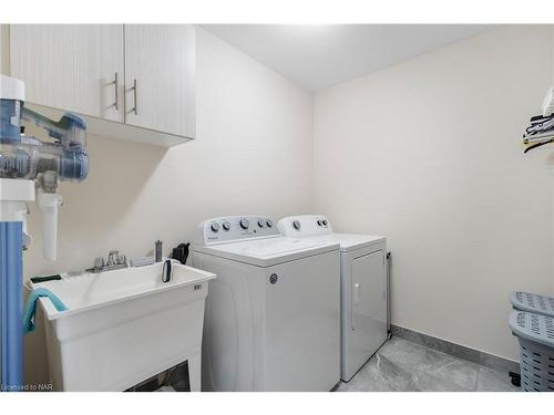 39 Sparkle Drive, Thorold, ON - Indoor Photo Showing Laundry Room