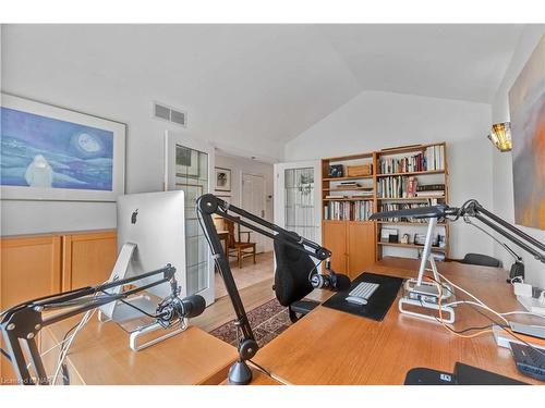 47 Stonegate Place, Fonthill, ON - Indoor Photo Showing Gym Room