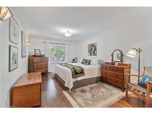 47 Stonegate Place, Fonthill, ON - Indoor Photo Showing Bedroom