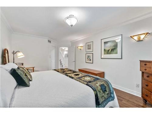 47 Stonegate Place, Fonthill, ON - Indoor Photo Showing Bedroom