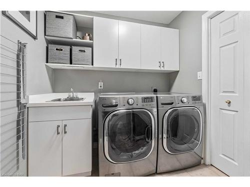 47 Stonegate Place, Fonthill, ON - Indoor Photo Showing Laundry Room