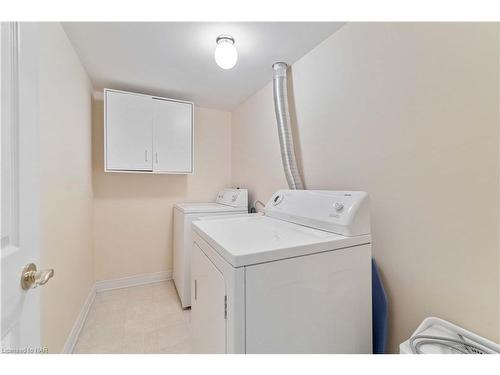 47 Stonegate Place, Fonthill, ON - Indoor Photo Showing Laundry Room