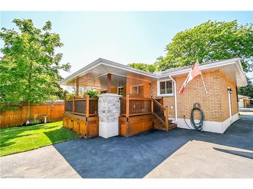 6656 Winston Street, Niagara Falls, ON - Outdoor With Deck Patio Veranda