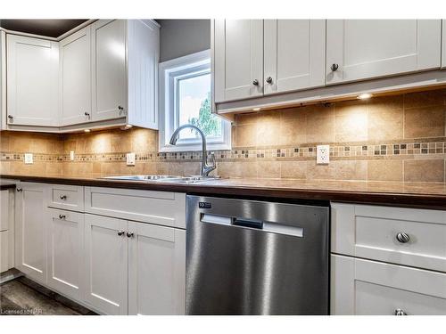 2540 Airline Street Street, Stevensville, ON - Indoor Photo Showing Kitchen