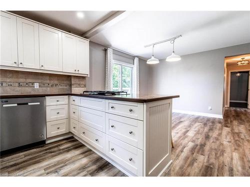 2540 Airline Street Street, Stevensville, ON - Indoor Photo Showing Kitchen