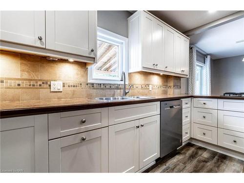 2540 Airline Street Street, Stevensville, ON - Indoor Photo Showing Kitchen