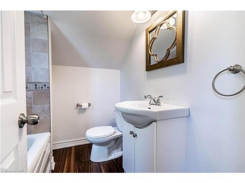 2540 Airline Street Street, Stevensville, ON - Indoor Photo Showing Bathroom