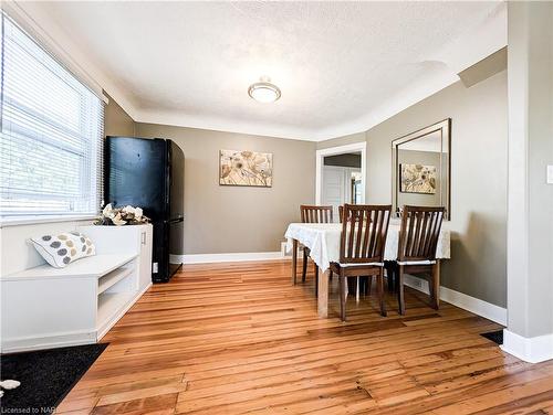 4841 Victoria Avenue N, Vineland Station, ON - Indoor Photo Showing Dining Room