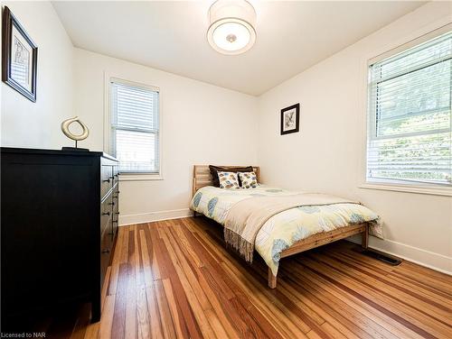 4841 Victoria Avenue N, Vineland Station, ON - Indoor Photo Showing Bedroom