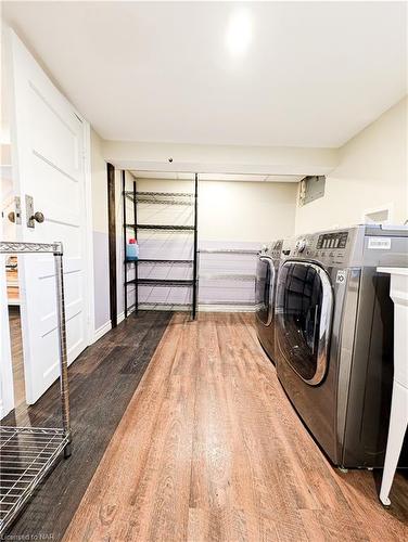 4841 Victoria Avenue N, Vineland Station, ON - Indoor Photo Showing Laundry Room